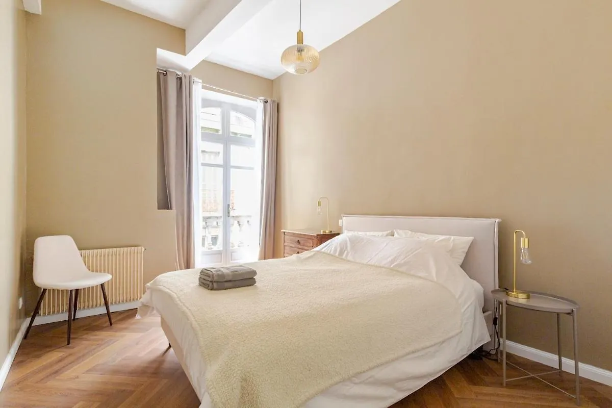 Magnifique Appartement Renove Bagneres-de-Bigorre France